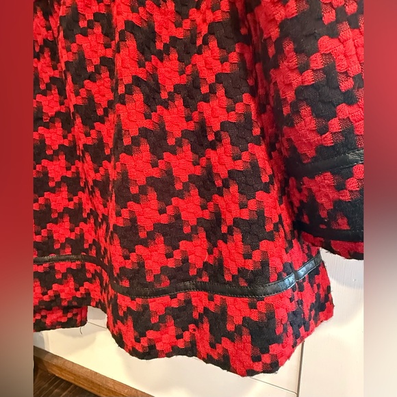 Beautiful Houndstooth Jacket ❤️🖤 - Picture 4 of 5